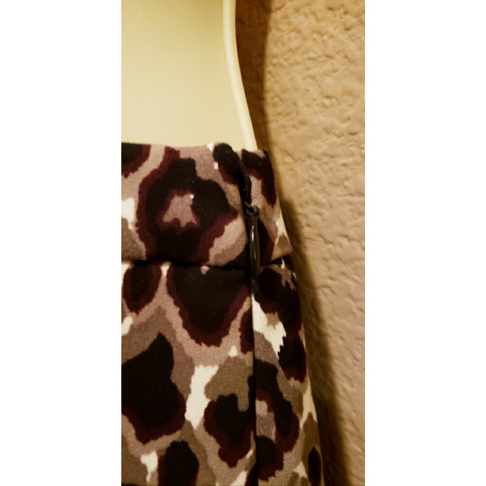 Ann Taylor Petite Leopard Print Skirt - Picture 2 of 8